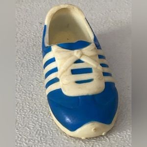 VINTAGE 1983 TOMY KIMBERLY Single BLUE DOLL SHOE